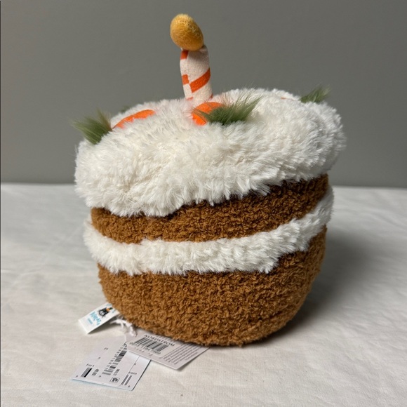 Jellycat Amuseables Carrot Cake Chicago Exclusive NWT In Box [||] - Picture 5 of 9